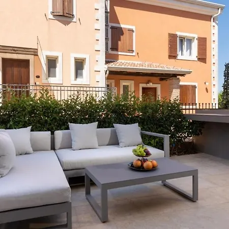 Holiday House M Nyaraló