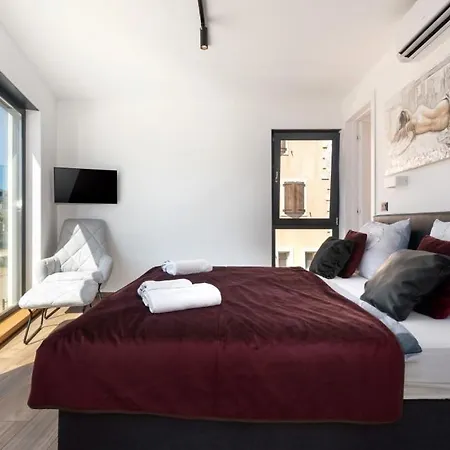 Nyaraló Holiday House M *