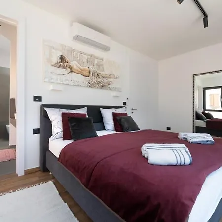 Nyaraló Holiday House M Funtana